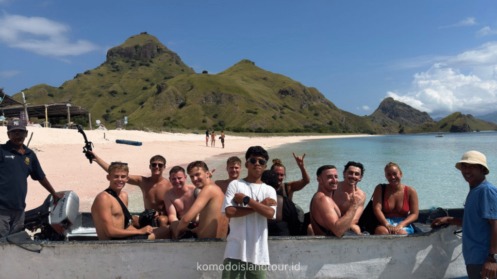 labuan bajo, labuan bajo, rinca island, komodo national park, taman nasional komodo, komodo trip, open trip komodo, boat trip komodo, komodo trip from lombok, komodo trip from labuan bajo, komodo dragons, open trip labuan bajo, labuan bajo trip, padar island