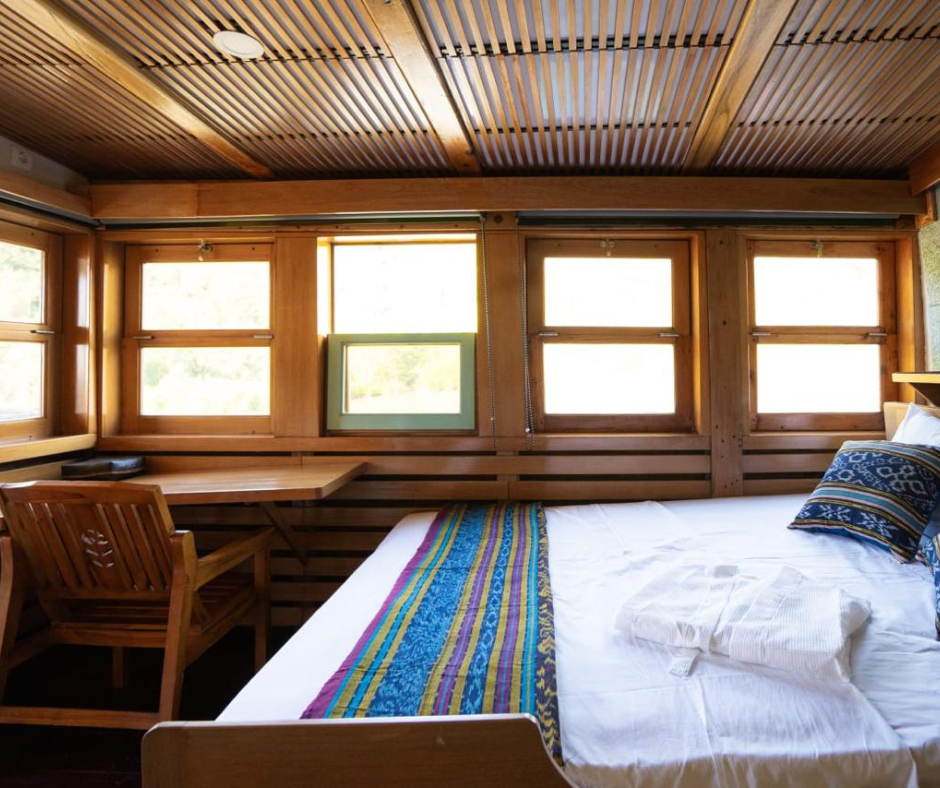 luxury komodo boat trip