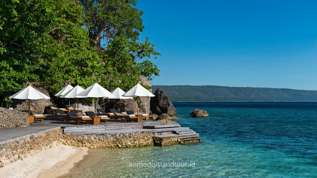 amanwana moyo island
