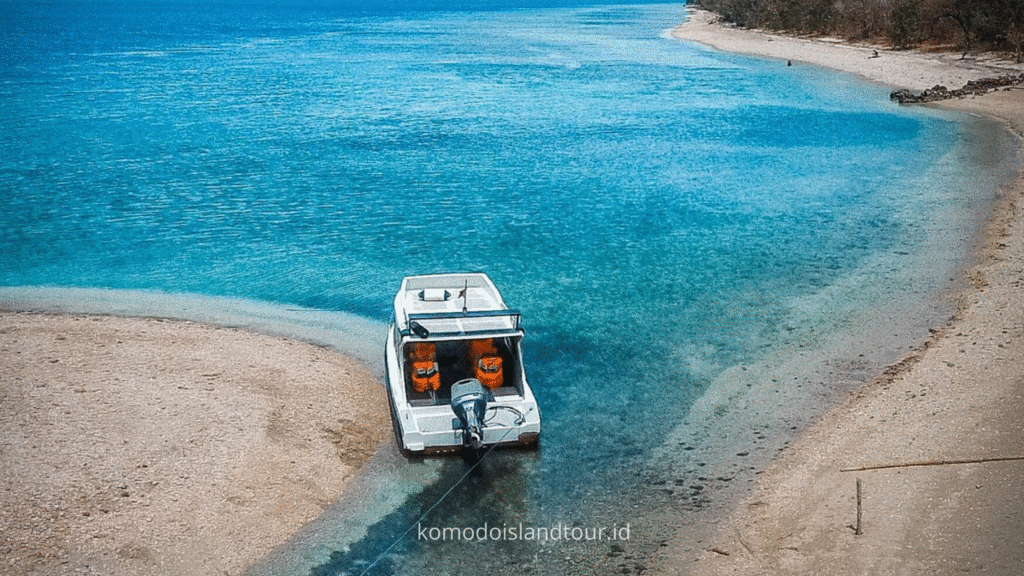 moyo island in sumbawa