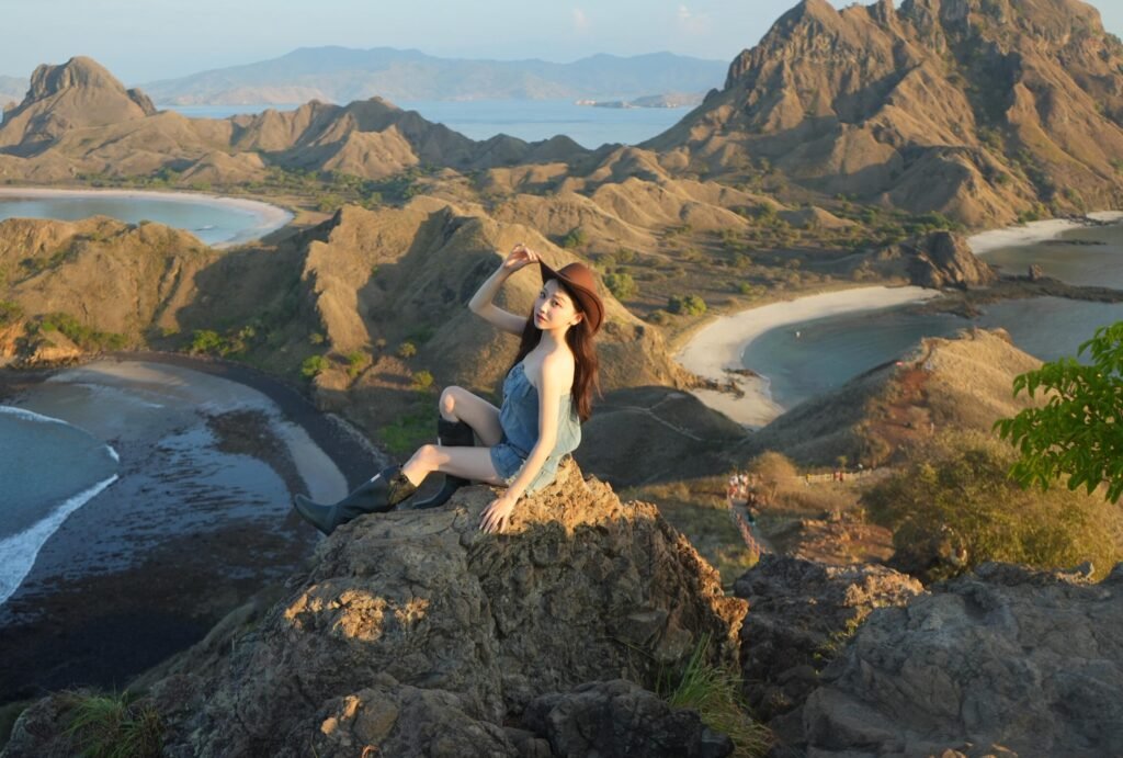 padar island, pulau padar, komodo trip, komodo labuan bajo, labuan bajo,2 hari 1 malam trip labuan bajo, trip labuan bajo, labuan bajo trip, senada phinisi, komodo dragon