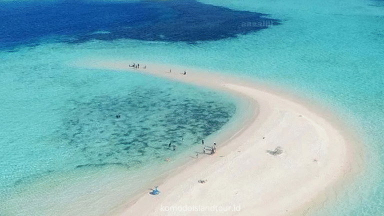 taka makassar, island hopping, boat trip komodo island, boat trip labuan bajo,open trip labuan bajo
