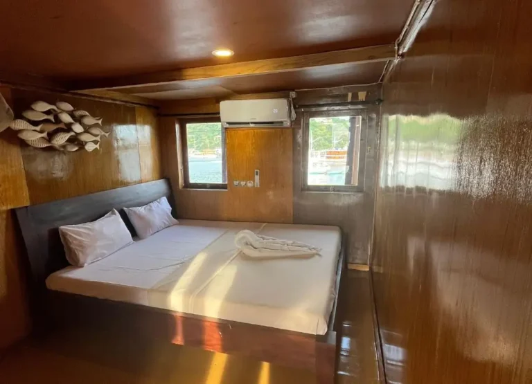 Eternity Luxury Boat, Komodo to labuan bajo, labuan bajo to lombok,boat trip