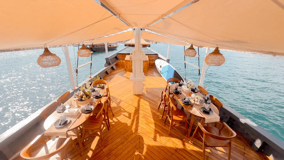 2d1n komodo boat tour, Semesta Voyages Luxury Liveboard Komodo Tour Packages