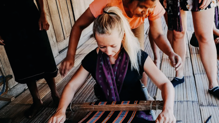 Ikat Weaving, tenun ikat, flores tour, tour labuan bajo, komodo national park, kesenian ntt