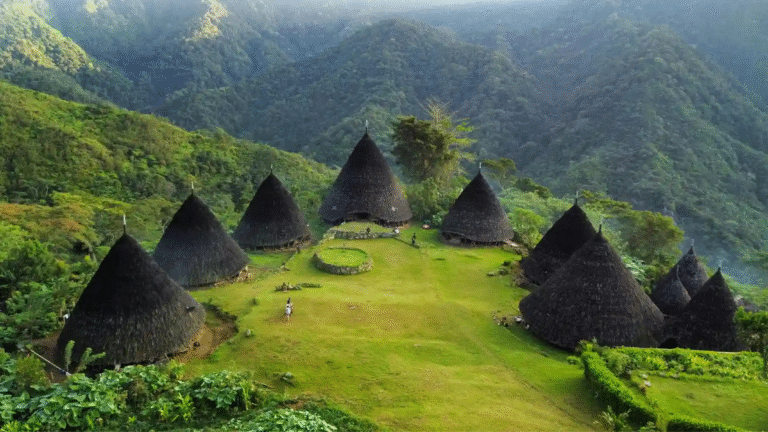 wae rebo, wae rebo village, flores tour, labuan bajo