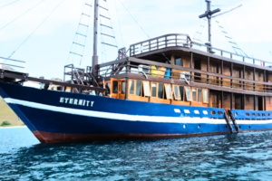 Eternity Luxury Boat, Komodo to labuan bajo, labuan bajo to lombok,boat trip