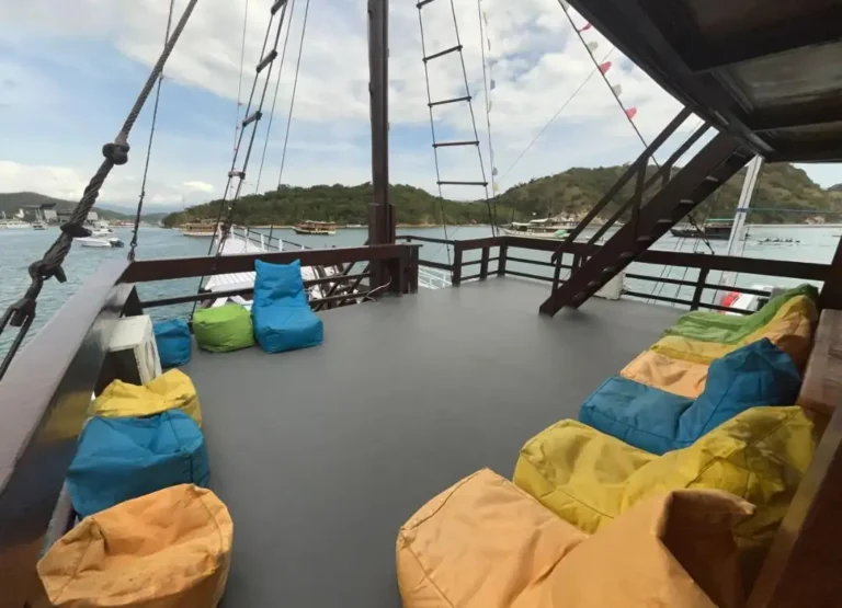 Eternity Luxury Boat, Komodo to labuan bajo, labuan bajo to lombok,boat trip