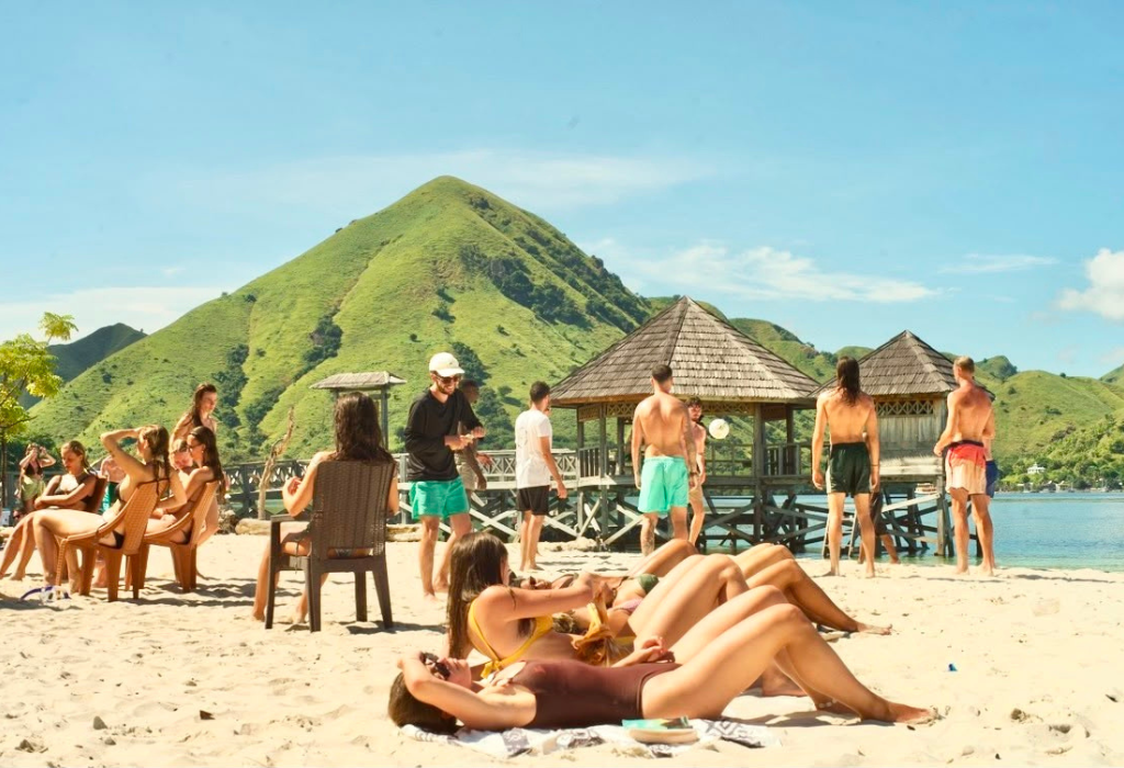 4D3N Komodo Tour, Komodo Tour From Lombok: The Complete 4D3N Komodo Tour Itinerary