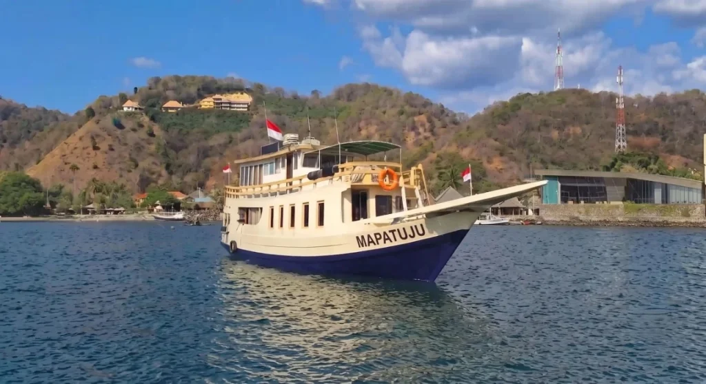Komodo Private Boat