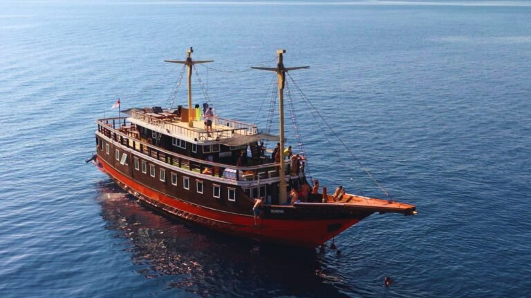 Komodo Boat Types