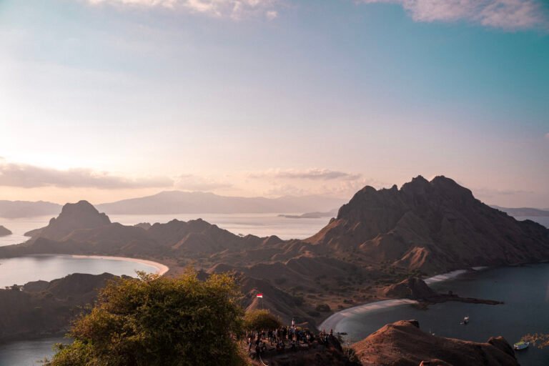 padar island komodo national park, padar island summit hike, padar island viewpoint, iconic padar island landscape, padar island trekking guide, padar island travel tips