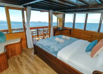 panoramic-phinisi-senada